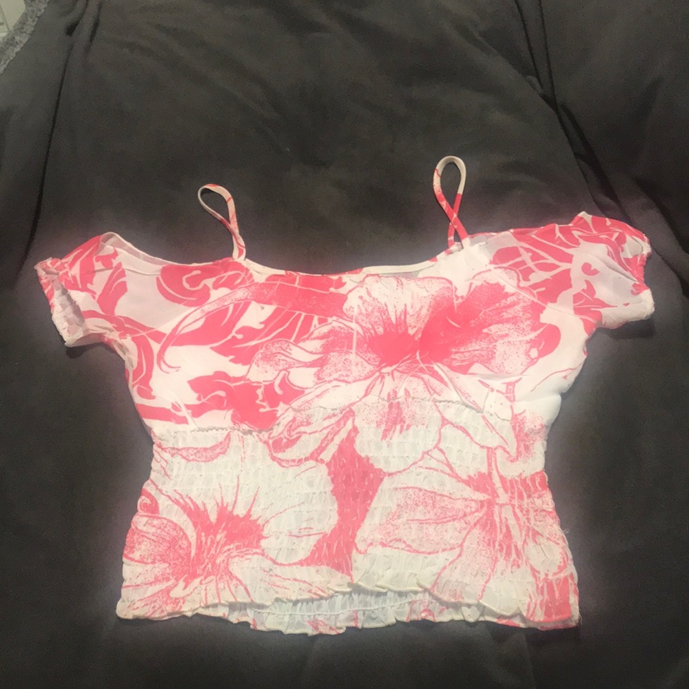 Cold shoulder Crop top